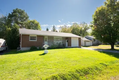 31 Queen Street, Sundridge, On P0a 1y0