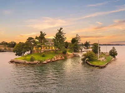 0 Zavikon Island, Leeds And The Thousand Islands, On K0e 1v0