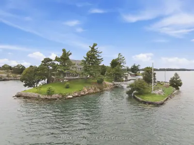 0 Zavikon Island, Leeds And The Thousand Islands, On K0e 1v0