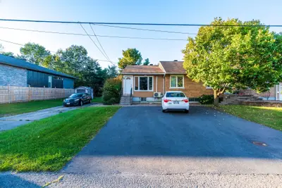 1525 Rosebella Avenue A, Blossom Park - Airport And Area, On K1t 1e7