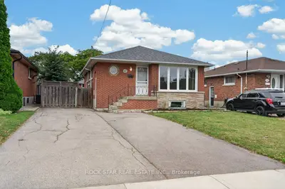 40 Clarendon Avenue, Hamilton, On L9a 3a1