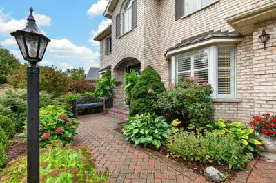 28 Arbour Glen Drive, St. Catharines, On L2w 1b3