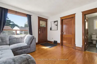 79 Carlton Street, St. Catharines, On L2r 1r1