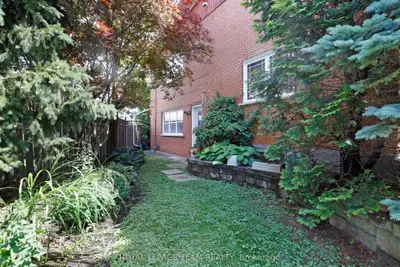 1939 Wembley Avenue, Carlingwood - Westboro And Area, On K2a 1a8