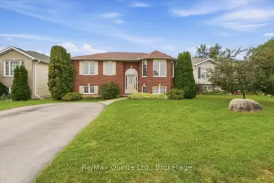 6 Chisholm Square, Belleville, On K8n 5z4