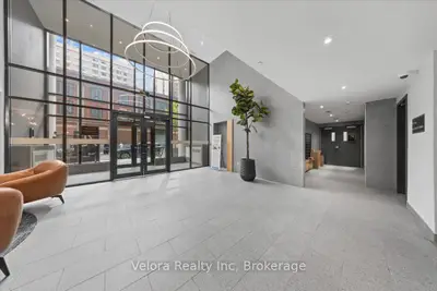 161 Laurier Avenue W 715, Ottawa Centre, On K1p 5j2