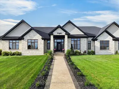 670 Bishopsgate Road 8, Brant, On N3l 3e3