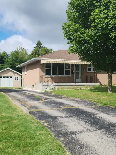 1918 Duluth Crescent, London East, On N5v 1h7