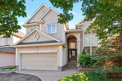 92 Broughton Street, Kanata, On K2k 3n4