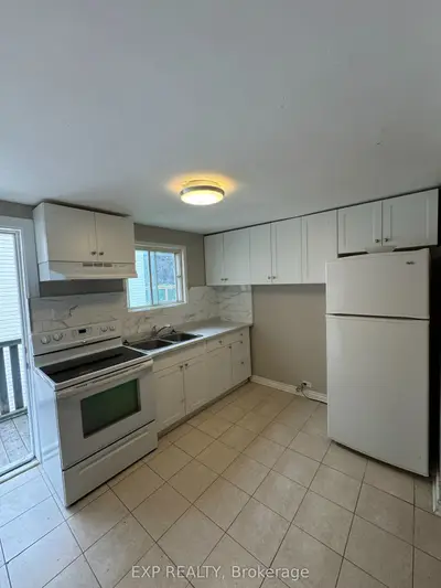 72 Barrette Street 3, Vanier And Kingsview Park, On K1l 8a3