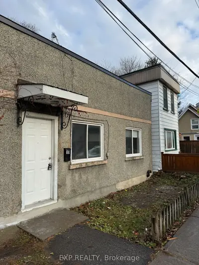 19 Loyer Street, Vanier And Kingsview Park, On K1l 5v9