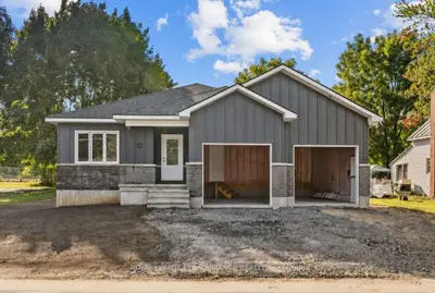 12 Mechanic Street, North Glengarry, On K0c 1t0