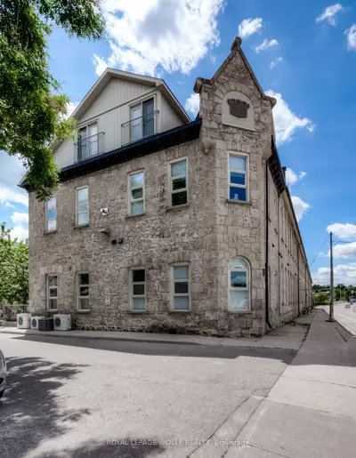 25 Concession Street 110, Cambridge, On N1r 2g6