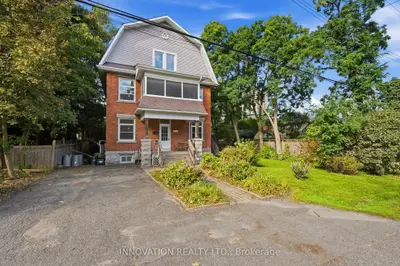 204 Compton Avenue, Woodroffe, On K2b 5a9