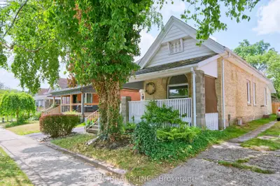 77 Elm Street, London East, On N5z 2k4