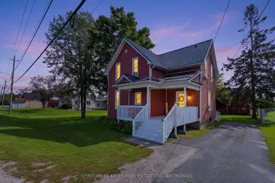 15 Railway Street, Lansdowne Village, On K0e 1l0