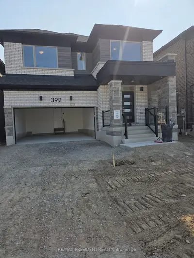 392 Sandymount Street E, Kitchener, On N2r 0v5