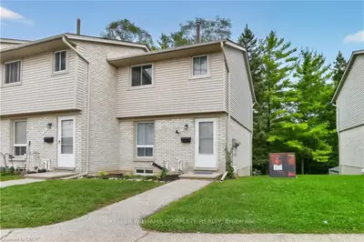 700 Paisley Road 56, Guelph, On N1k 1a3