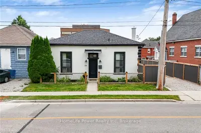 28 Cambridge Street, Cambridge, On N1r 3r7