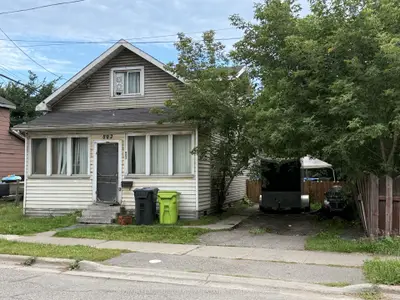 802 W Bonney Street, Sault Ste Marie, On P6c 1a3