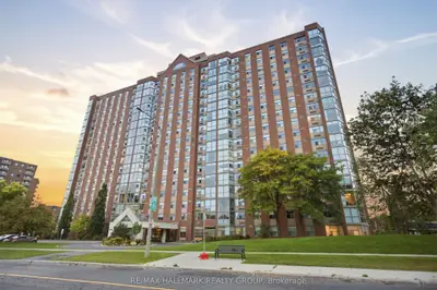 2760 CAROUSEL Crescent 1710, Blossom Park - Airport and Area, ON K1T 2N4