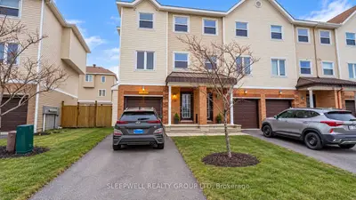 231 KENNEVALE Drive, Barrhaven, ON K2J 0C3
