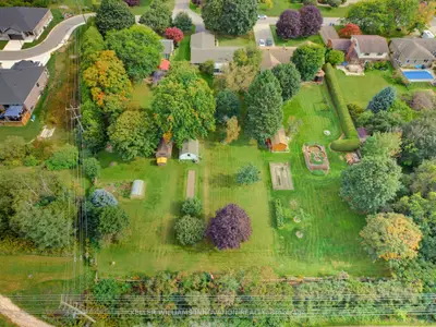 15 Mclaren Avenue N, North Perth, On N4w 3k1