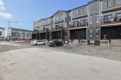 804 Utopie Private, Orleans - Convent Glen And Area, On K1w 0y4