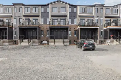 808 Utopie Private, Orleans - Convent Glen And Area, On K1w 0y4