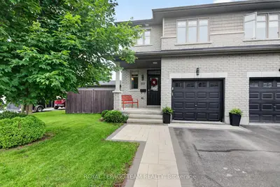 111 HAWKESWOOD Drive, Blossom Park - Airport and Area, ON K4M 0C1