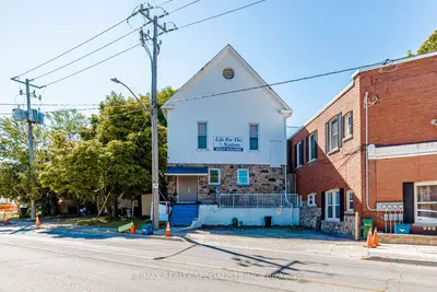 37 Wellington Street, Cambridge, On N1r 3y6