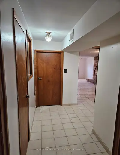 115 Deerhurst Road Bsmt, Hamilton, On L8e 3g3