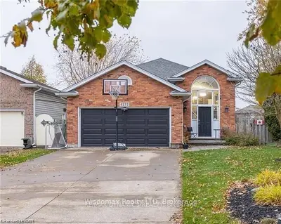 8272 Woodsview Crescent, Niagara Falls, On L2h 3g1