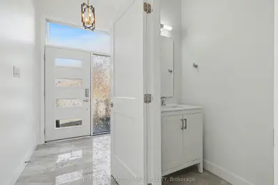 135 Duford Street, Vanier And Kingsview Park, On K1l 6z5