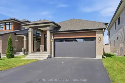 717 Octave Grove, Blossom Park - Airport And Area, On K1x 0c3