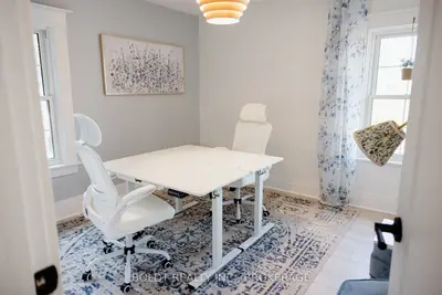 49 Lake Street Delphinium Room, St. Catharines, On L2r 5w9