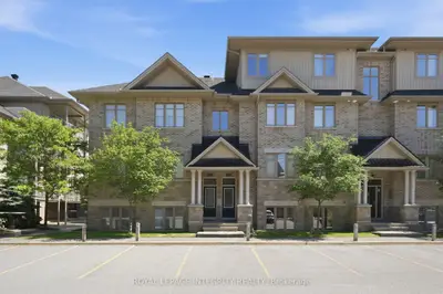 20 Tadley Private A, Barrhaven, On K2j 2t3