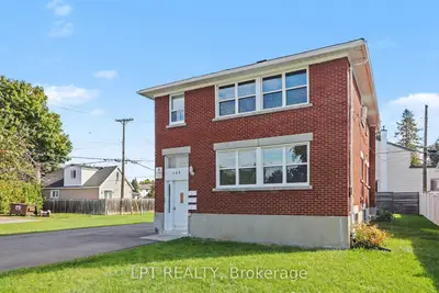703 Morgan Street, Vanier And Kingsview Park, On K1k 3m3