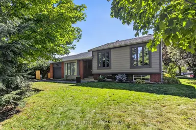 3 Pommel Crescent, Kanata, On K2m 1a3