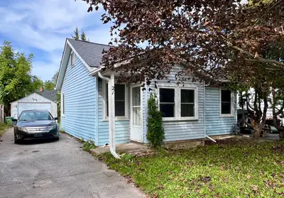21 First Avenue, Kingston, On K7k 2g4