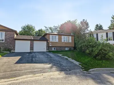 16 CYPRESS Court, North Bay, ON P1B 9G9