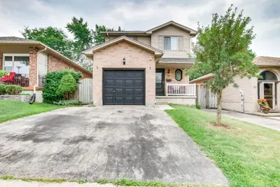 27 Gerald Crescent, London South, On N5z 5a3