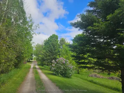 400 Buttermilk Hill Road, Drummond/north Elmsley, On K7h 3c3