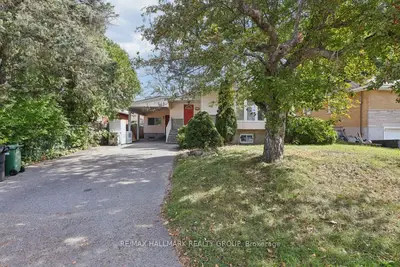 211 HARCOURT Avenue, Woodroffe, ON K2B 5C2