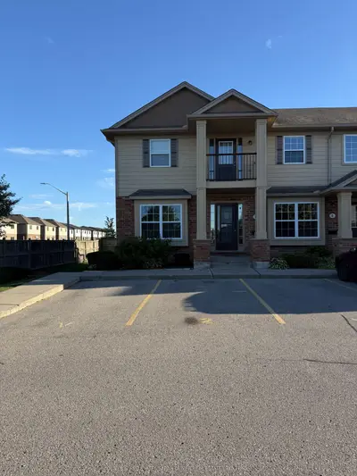 3320 Meadowgate Boulevard W 2, London South, On N6m 0a7