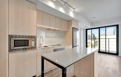 1 Jarvis Street 713, Hamilton, On L8r 3j2