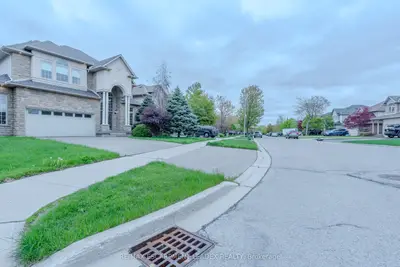79 Moorland Crescent, Hamilton, On L9k 1n7