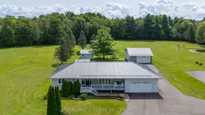 1199 County Road 2, Leeds And The Thousand Islands, On K0e 1l0