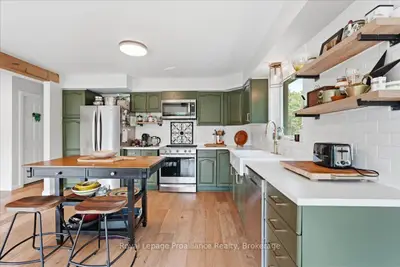 10389 41 Highway, Addington Highlands, On K0h 1z0