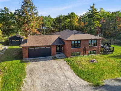 10389 41 Highway, Addington Highlands, On K0h 1z0